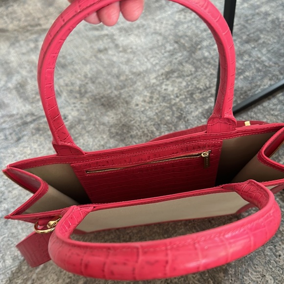 Neely & Chloe Monday Tote - Picture 10 of 11